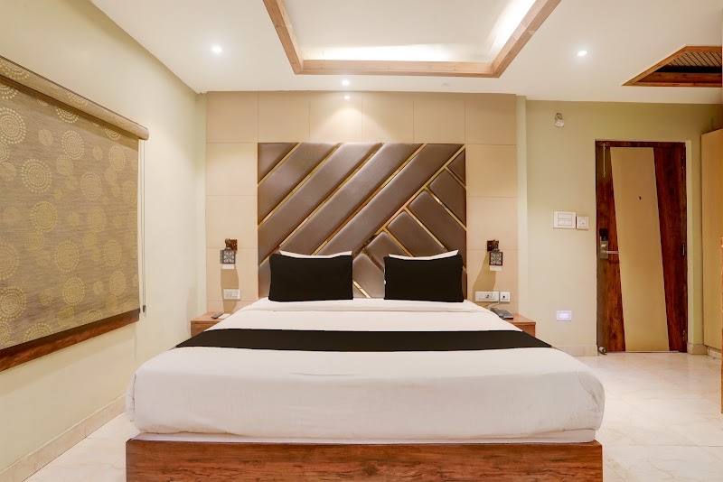 The Golden Crown - The Golden Crown Plot No. 7, Govind Plaza, Flyover Near Alankar Showroom, Bailey Rd, beside Rupaspur, Rupaspur, IAS Colony, Patna, Bihar 801503, India