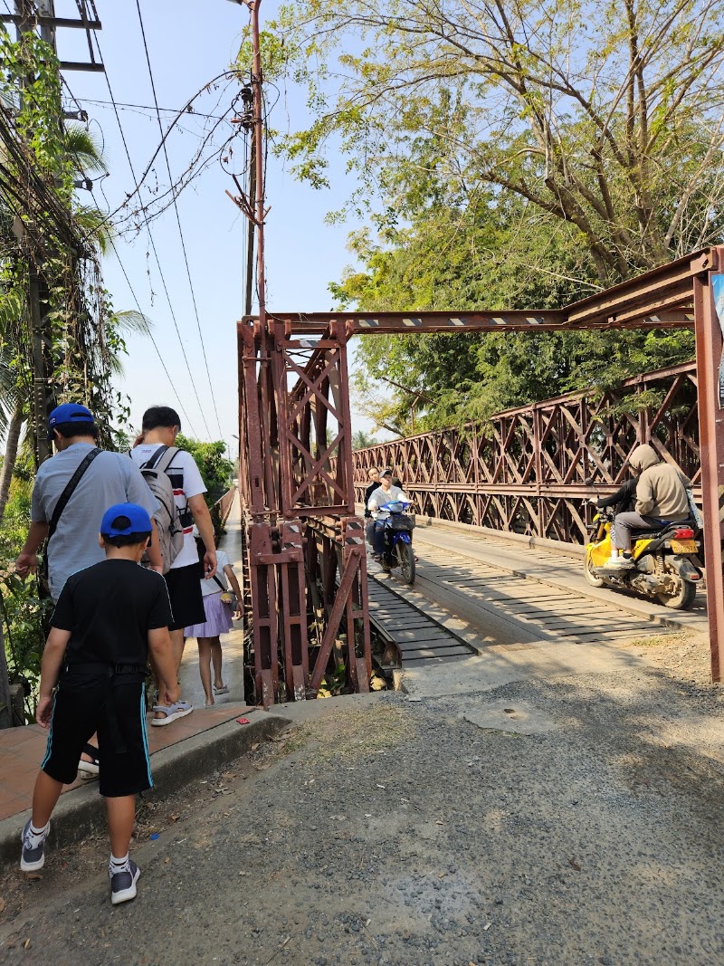 Old French Bridge ຂົວຝຣັ່ງເກົ່າ no cars allowed - Old French Bridge ຂົວຝຣັ່ງເກົ່າ no cars allowed, 1 Old Bridge, Ban Muang Nga, Nam Khan River, ຫຼວງພະບາງ 6000, Laos