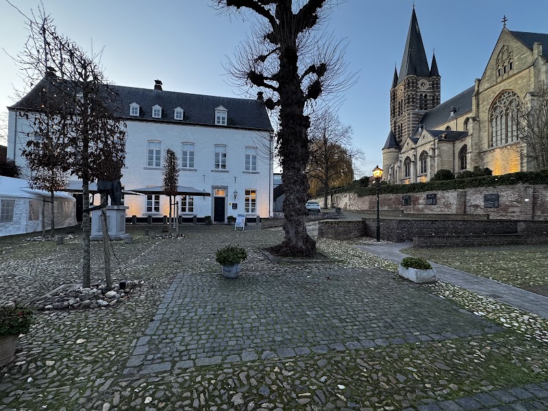 Hofferkeukens Wine & Dine - Hofferkeukens Wine & Dine Hofstraat 12a, 6017 AK Thorn, Netherlands