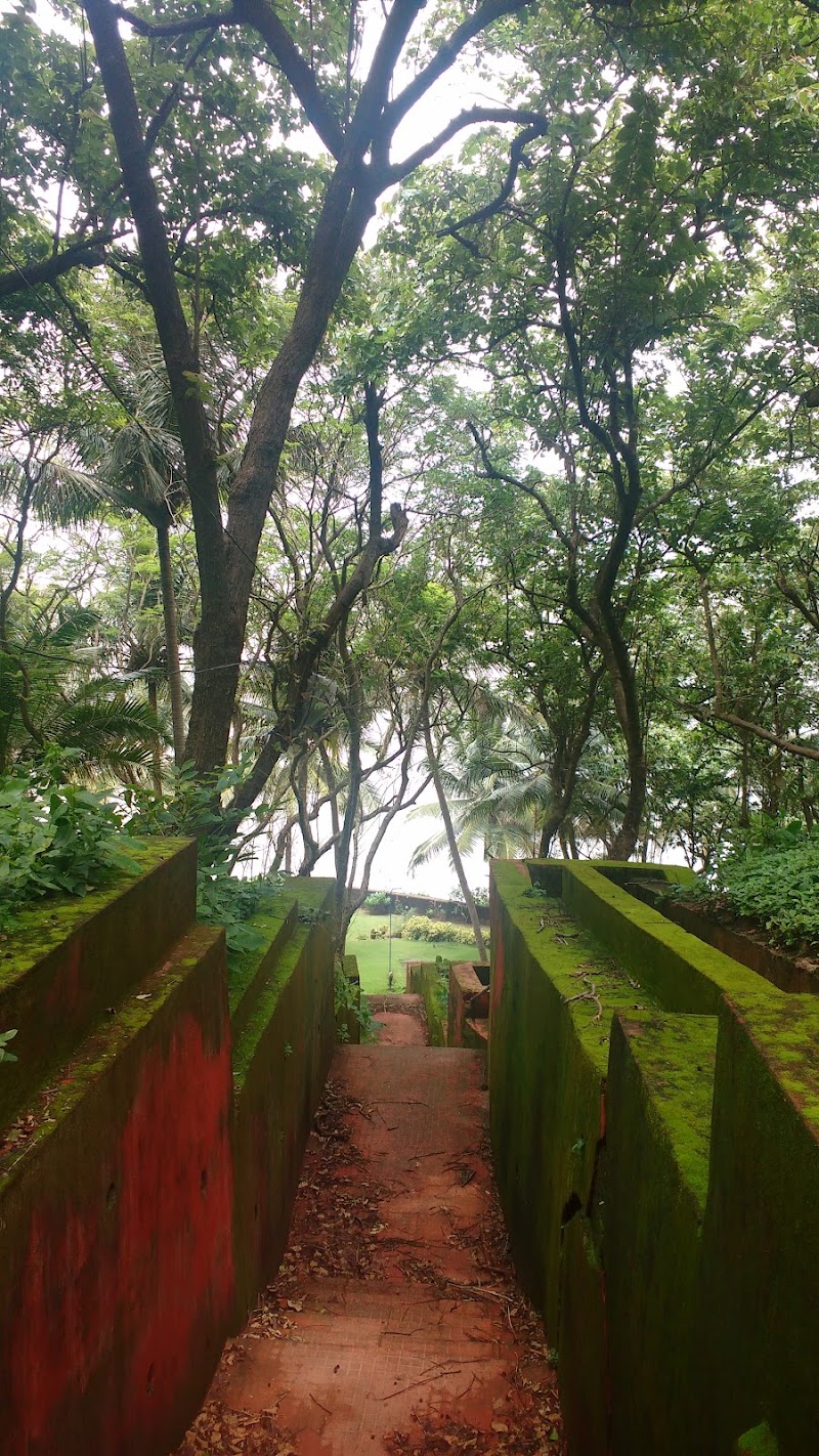 Lok Bhavan - Lok Bhavan, Raj Bhavan Road, Panaji, FQ7Q+7GJ, Dona Paula, Goa 403004, India