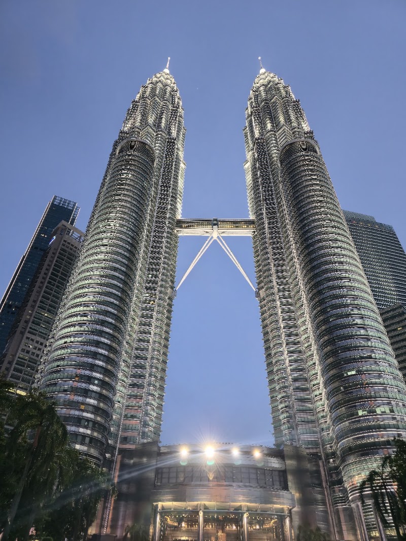 Petronas Twin Towers Photo Point - Petronas Twin Towers Photo Point Menara Berkembar Petronas, Kuala Lumpur City Centre, 50450 Kuala Lumpur, Wilayah Persekutuan Kuala Lumpur, Malaysia