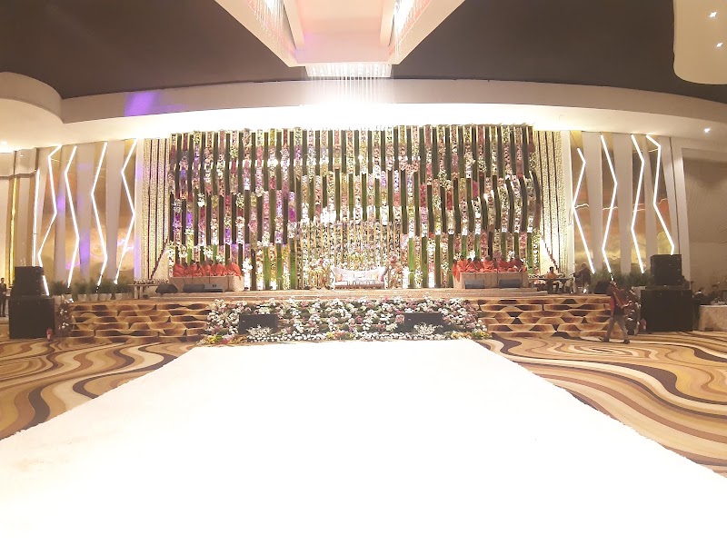 Ambience Caitriona - Ambience Caitriona, NH 8 Next to Ambience Mall, AMBIENCE CAITRIONA, Ambience Island, DLF Phase 3, Sector 24, Gurugram, Haryana 122010, India