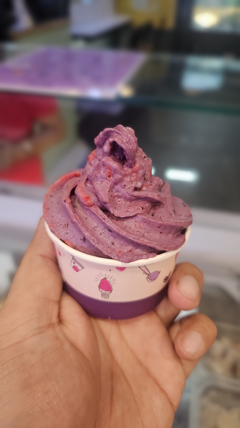 Ice & Fruits - Ice & Fruits, Kiosk No. 3, G-01, Central Plz Rd, Parsvnath Exotica, DLF Phase 5, Sector 53, Gurugram, Haryana 122011, India