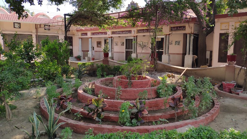 Munger Raj Mandir - Munger Raj Mandir, Shankar Mandal Rd, Vatsalya Gram, Vrindavan, Panigaon Khader, Uttar Pradesh 281121, India