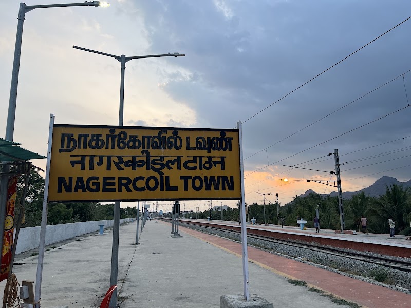 Nagercoil Town Railway Station - Nagercoil Town Railway Station 5CX9+WXM, Mela Theru Karai, Kaniyakulam, Tamil Nadu 629001, India
