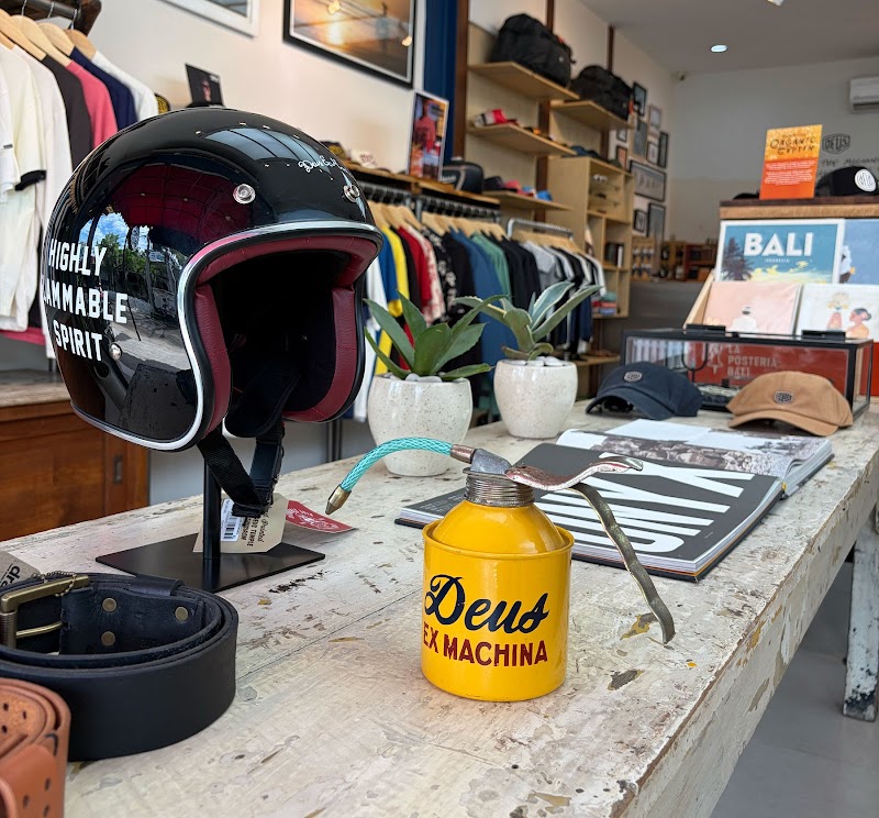 Deus Ex Machina - Nusa Lembongan - Deus Ex Machina - Nusa Lembongan, Dusan Kaja Jl. Jungutbatu, Nusa, Lembongan, Kec. Nusa Penida, Kabupaten Klungkung, Bali 80771, Indonesia