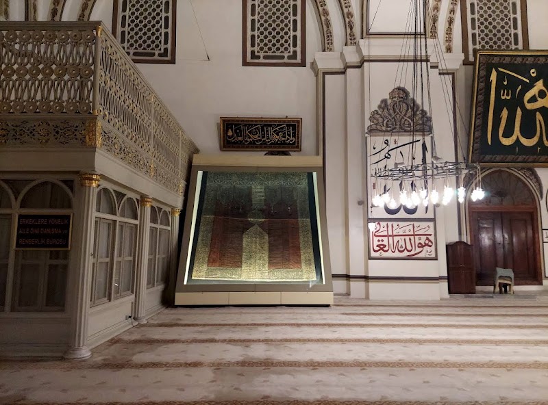 Bursa Grand Mosque - Bursa Grand Mosque, Nalbantoğlu, Ulucami Cd. No:2, 16010 Osmangazi̇/Bursa, Türkiye