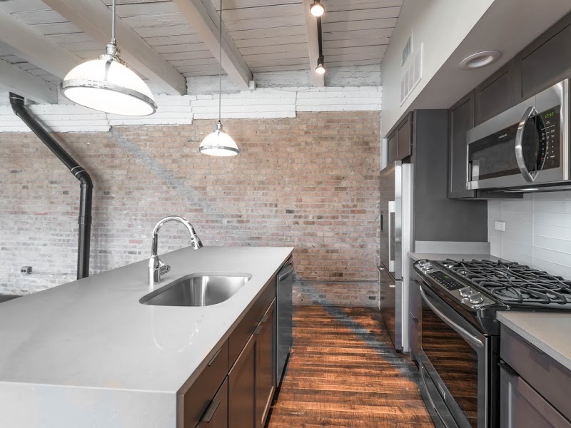 River North Park Apartments - River North Park Apartments, 320 W Illinois St, Chicago, IL 60654, USA