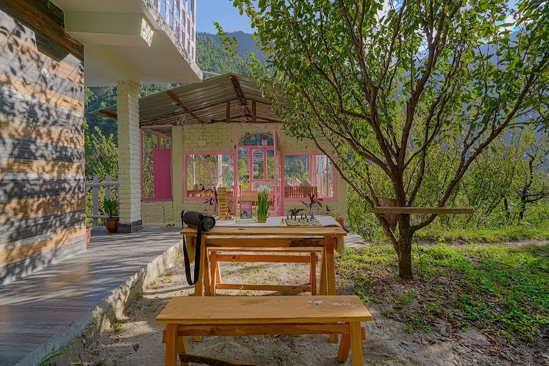 Tirthan Riverside Resort