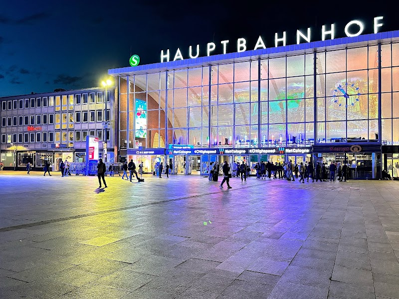 Köln Hauptbahnhof - Köln Hauptbahnhof Trankgasse 11, 50667 Köln, Germany