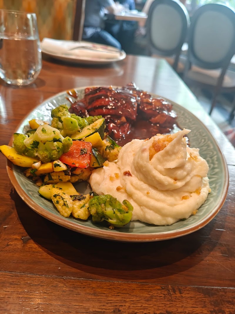 The Sassy Spoon Powai - The Sassy Spoon Powai Restaurant 1A Binge Central, 1st Floor, B-Wing, Delphi Building, Orchard Ave, Hiranandani Gardens, Panchkutir Ganesh Nagar, Powai, Mumbai, Maharashtra 400076, India