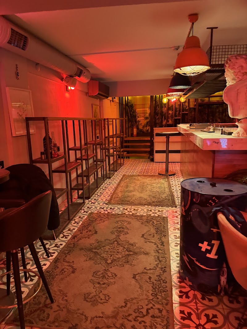 Lue Karaköy - Lue Karaköy, Kemankeş Karamustafa Paşa, Murakıp Sk. No:4, 34425 Beyoğlu/İstanbul, Türkiye
