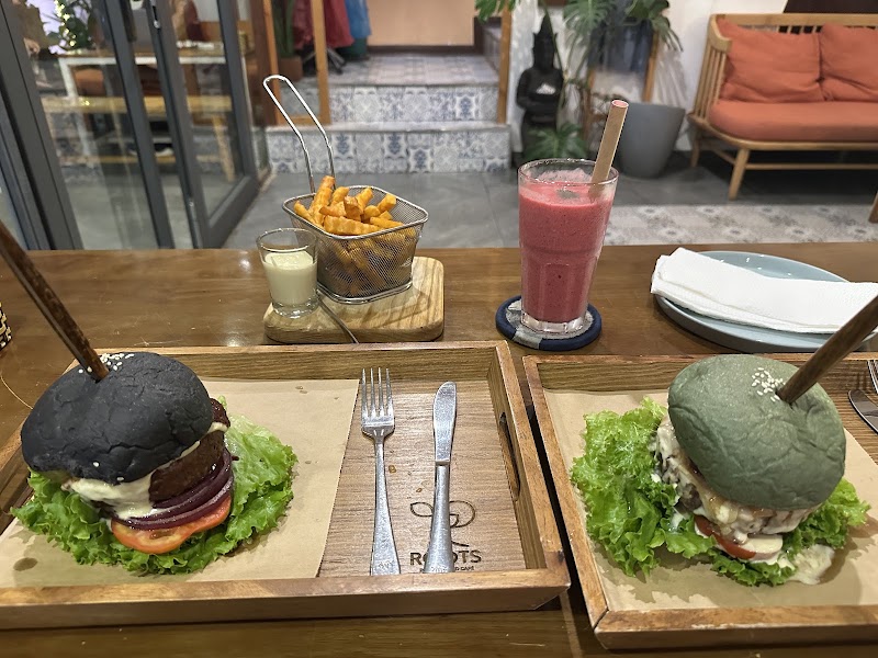 Roots Plant-Based Cafe - Roots Plant-Based Cafe 26-27 Trần Bạch Đằng, Ngũ Hành Sơn, Đà Nẵng 550000, Vietnam