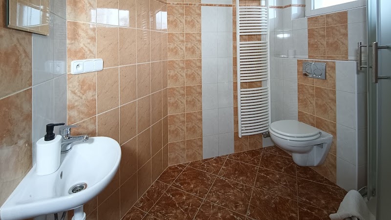 Guest House Prague Airport - Guest House Prague Airport, Pod Strání 515, 252 62 Statenice-Horoměřice, Czechia