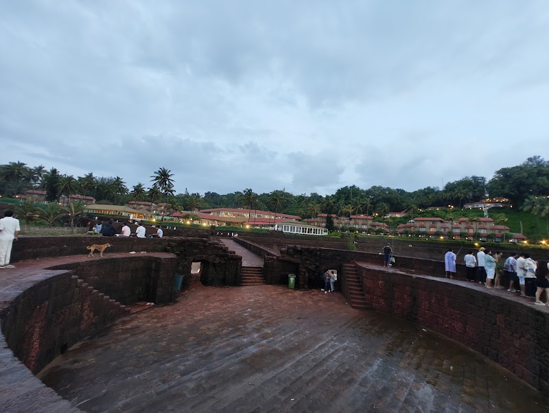 Sinquerim Fort view Point - Sinquerim Fort view Point Below Taj holiday village Sinquerim, FQX7+2XG, beach, Aguada Fort Area, Candolim, Goa 403515, India