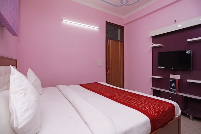 Hotel O by OYO The Royal Plaza - Hotel O by OYO The Royal Plaza BH-165, C Block, Sector 71, Noida, Uttar Pradesh 201316, India