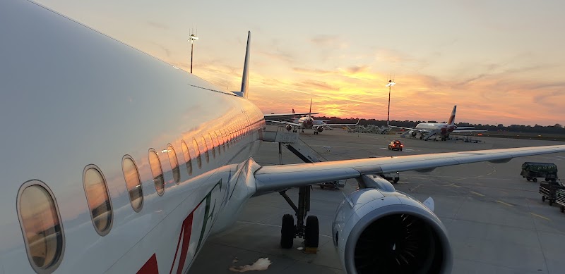 D-Flughafen Term. C - D-Flughafen Term. C, District 5, 40474 Düsseldorf, Germany