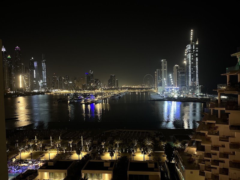Palm Jumeirah North/South Residence - Palm Jumeirah North/South Residence 446R+92G Palm - Jumeirah Rd - Nakhlat Jumeira - Dubai - United Arab Emirates