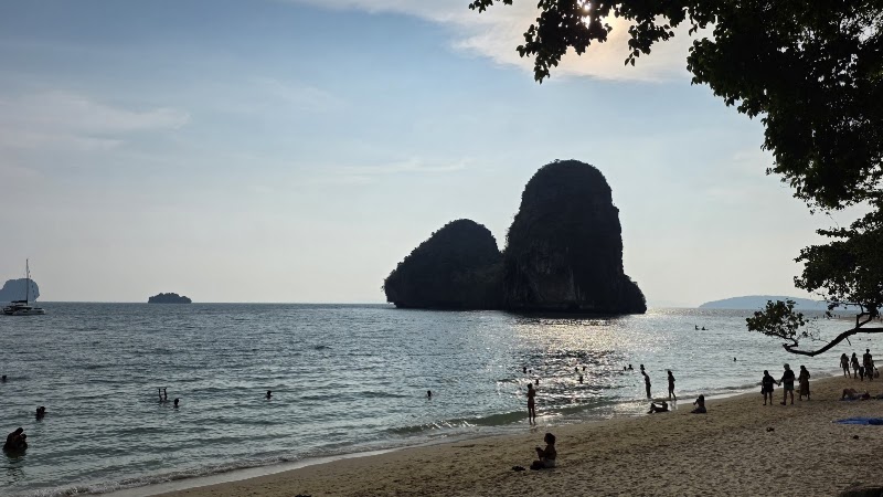 Railay stalactite - Railay stalactite 2R4R+W6 East Raylay Viewpoint Trailhead, Tambon Ao Nang, Amphoe Mueang Krabi, Chang Wat Krabi 81000, Thailand