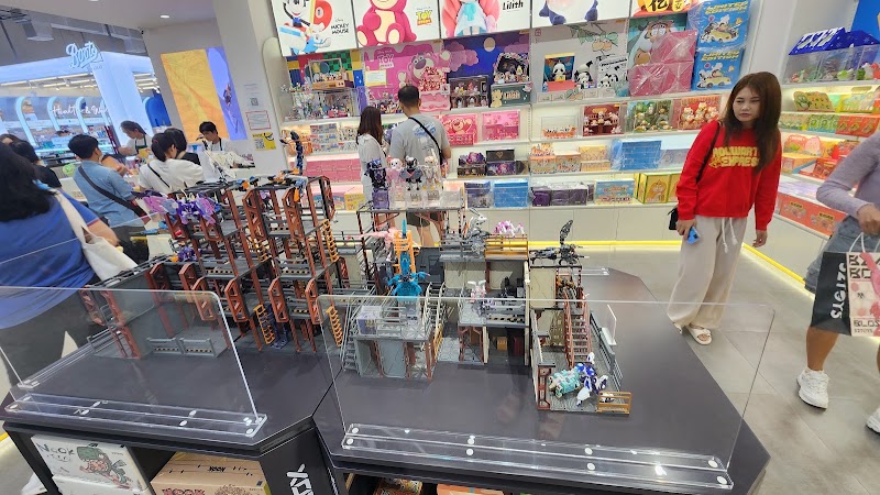 52TOYS EmSphere - 52TOYS EmSphere 628 Sukhumvit Rd, Khwaeng Khlong Tan, Khet Khlong Toei, Krung Thep Maha Nakhon 10110, Thailand