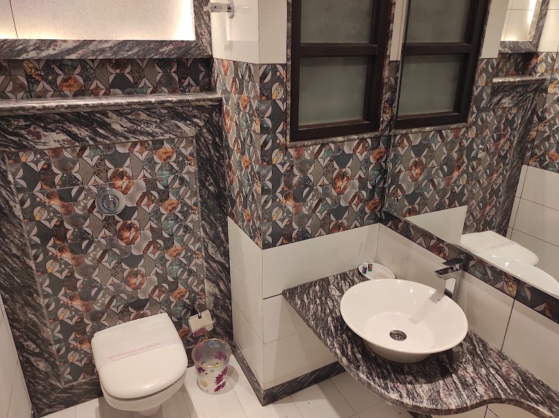 Hotel Varanasi Heritage - Hotel Varanasi Heritage B2/50A, Bhadaini, Tulsi Ghat, Assi Rd, Shivala, Varanasi, Uttar Pradesh 221001, India