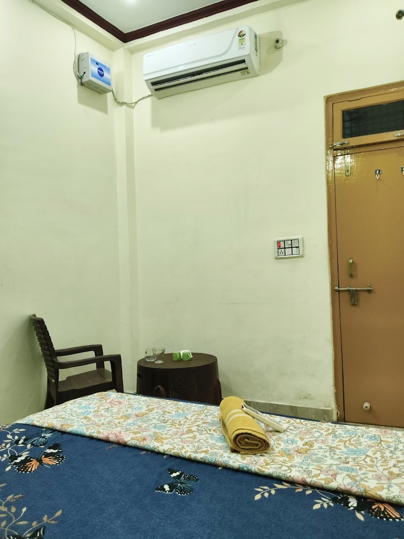 OM HOME STAY AYODHYA - OM HOME STAY AYODHYA Saketpuri, Deokali, Faizabad, Ayodhya, Uttar Pradesh 224001, India