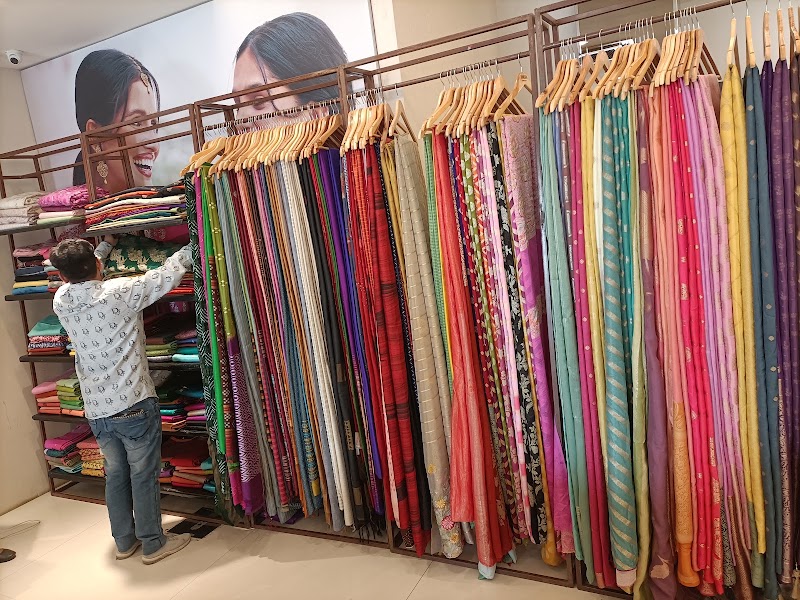 Taneira Sarees (Turner Road, Bandra West) - Taneira Sarees (Turner Road, Bandra West), Turner Rd, near Axis Bank, Bandra West, Mumbai, Maharashtra 400050, India