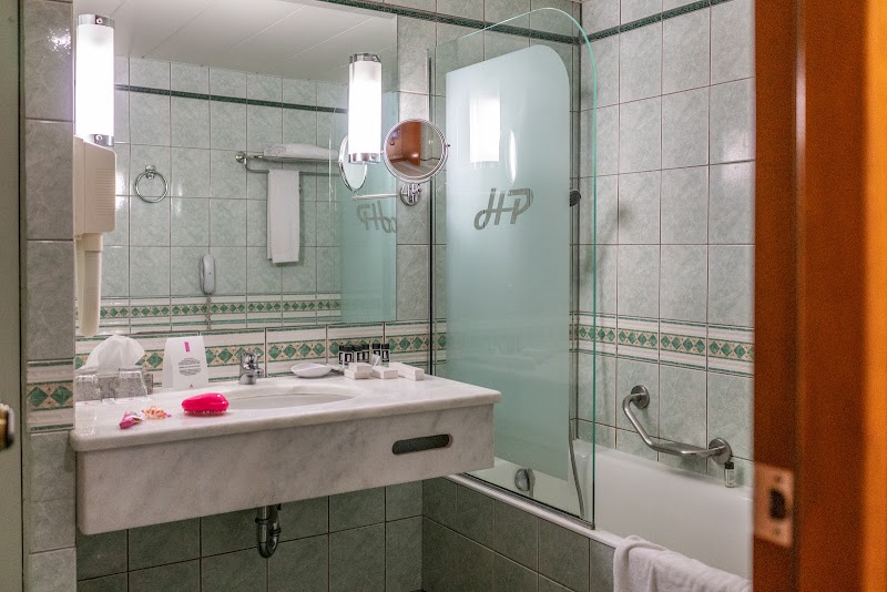 President Hotel Athens - President Hotel Athens, Leof. Kifisias 43, Athina 115 23, Greece
