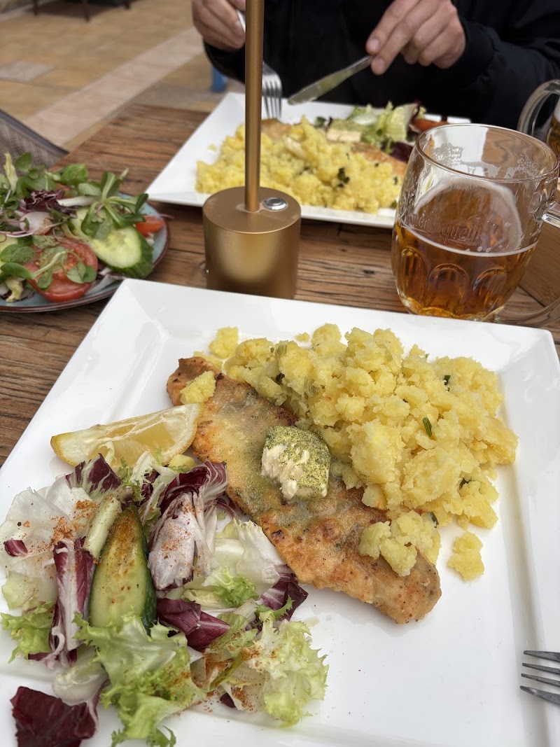 Restaurace Praha - Restaurace Praha, Hřensko 37, 407 17 Hřensko, Czechia