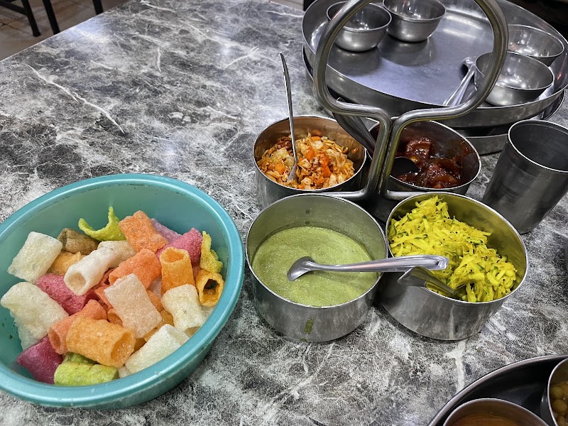 Hotel Raghuvanshi Gujrati Bhojanalay - Hotel Raghuvanshi Gujrati Bhojanalay Shiv Murthy Galli, Jassa Ram Rd, near Railway Station, Sharvan Nath Nagar, Haridwar, Uttarakhand 249401, India