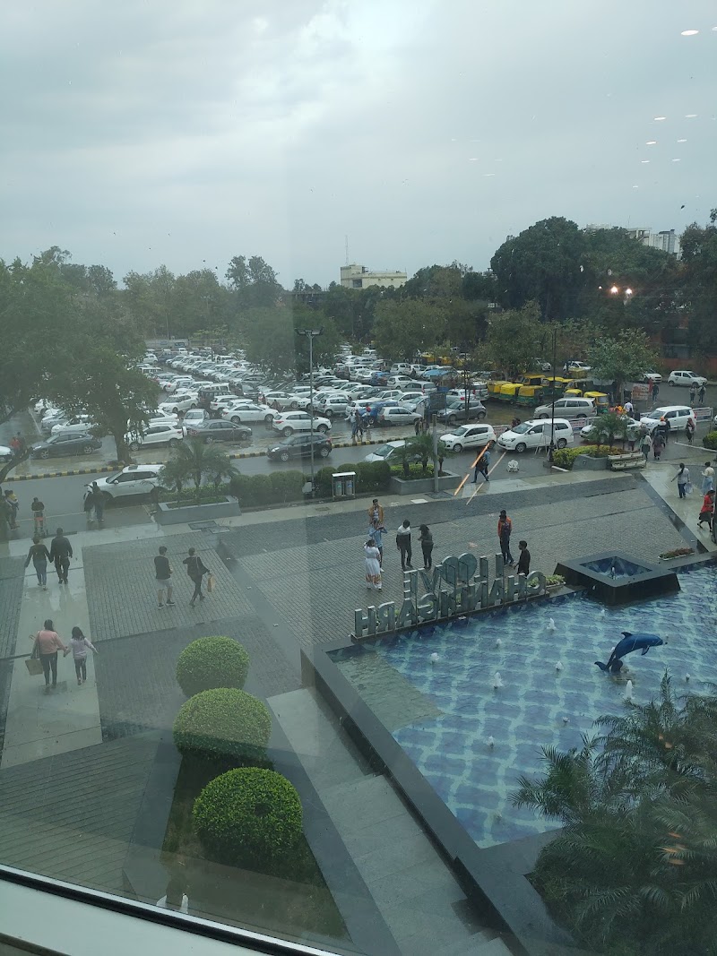 Elante Mall Parking - Elante Mall Parking, PR42+P4F, Purv Marg, MW Area, Industrial Area Phase I, Chandigarh, 160002, India