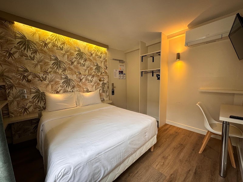 Hotel Nation Montmartre Paris - Hotel Nation Montmartre Paris 4 Rue Boissieu, 75018 Paris, France