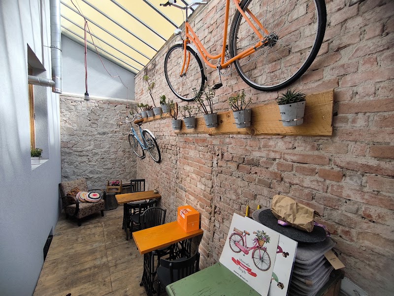 Travel cafe Písek - Travel cafe Písek Komenského 87, Budějovické Předměstí, 397 01 Písek-Písek 1, Czechia
