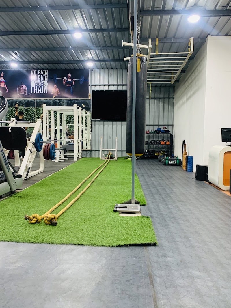 F SQUARE FITNESS CENTRE - F SQUARE FITNESS CENTRE, link road, near medipoint hospital, behind mane automobiles, Aundh, Pune, Maharashtra 411067, India