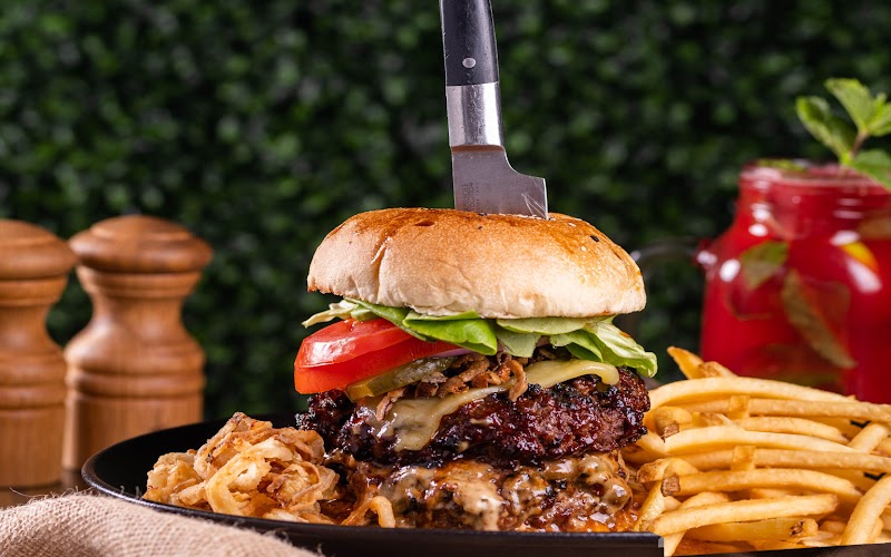 Hurricane's Grill & Bar The Beach - Hurricane's Grill & Bar The Beach Al Mamsha Street The Beach - مرسى دبي - مساكن شاطئ جميرا - دبي - United Arab Emirates