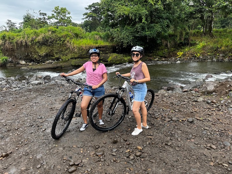 Bike Arenal - Bike Arenal, 400 metros sur de la Iglesia Católica, La Fortuna, Costa Rica 702 319A, Provincia de Alajuela, La Fortuna, Barrio Pilo, 21007, Costa Rica