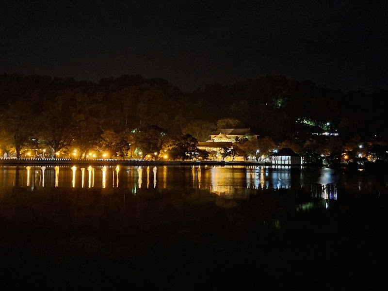 Kandy Lake Round - Kandy Lake Round, 7JVQ+448, Kandy, Sri Lanka