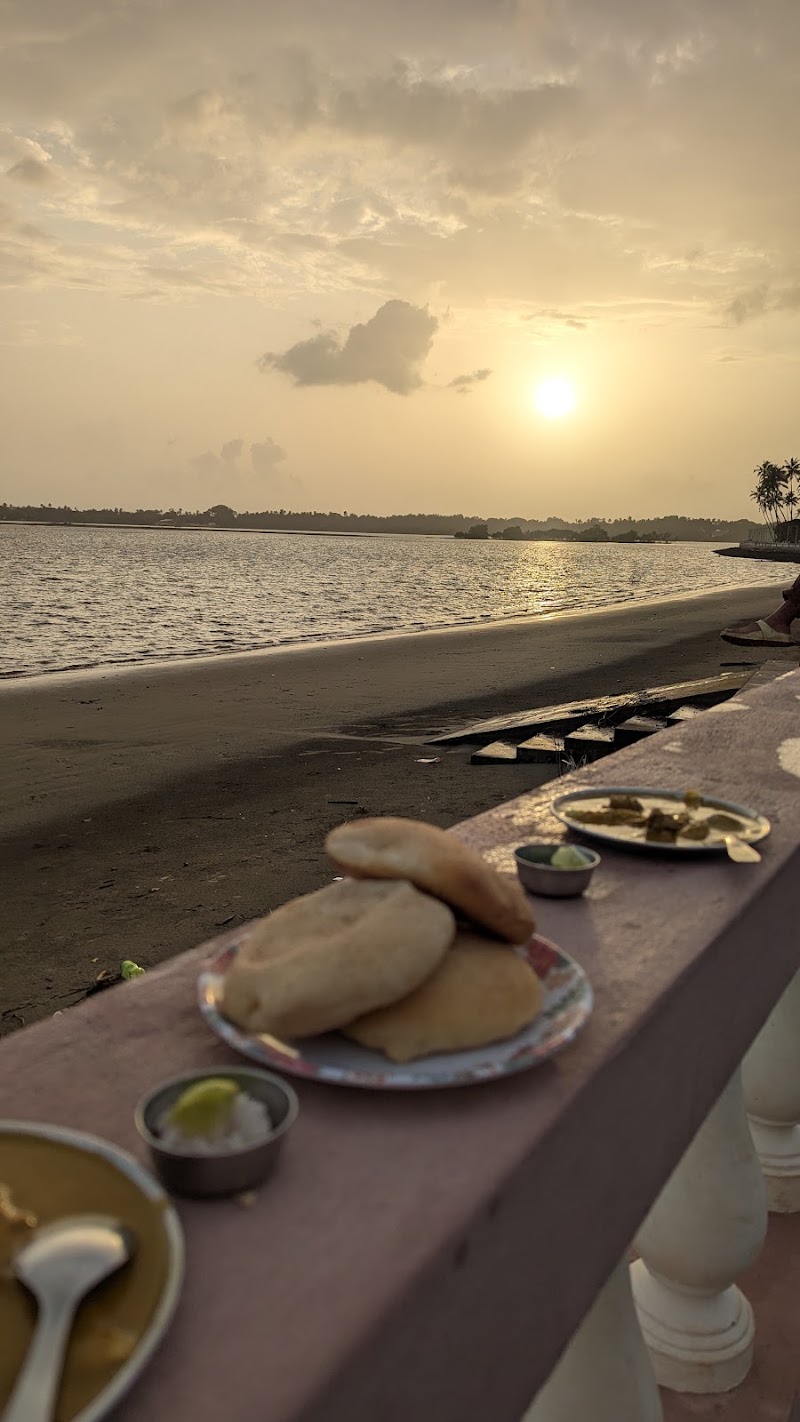 Uddo Beach - Uddo Beach, Unnamed Road, 403517, JQC2+2F, Kudal, Siolim, Gude, Goa 403517, India