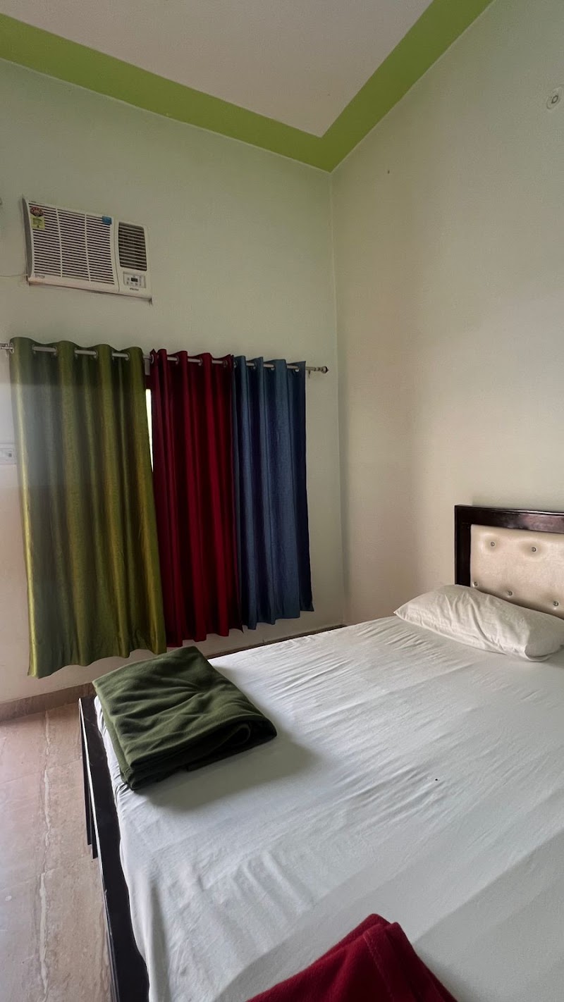 HOTEL VIJAY PALACE - HOTEL VIJAY PALACE, 21/4/2A, Sapt Sagar Colony, Tulsi Nagar, Ayodhya, Uttar Pradesh 224123, India