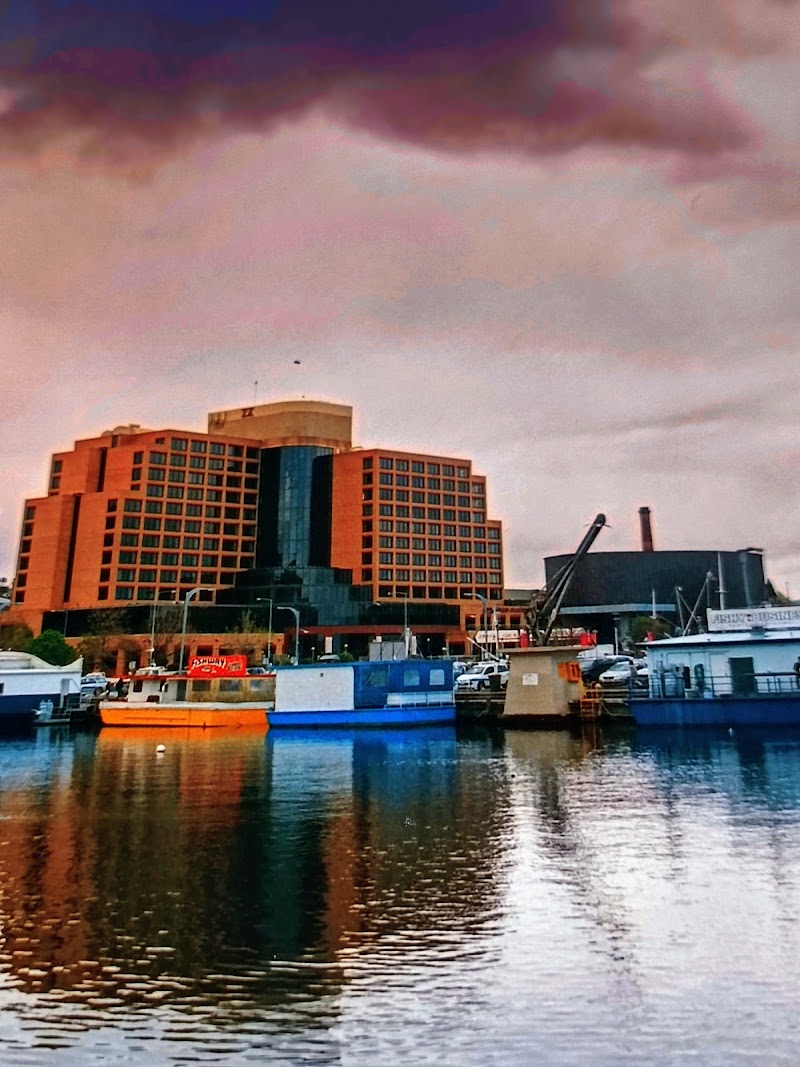 Waterfront Harbour - Waterfront Harbour, Victoria Dock Bridge, Franklin Whrf, Hobart TAS 7000, Australia