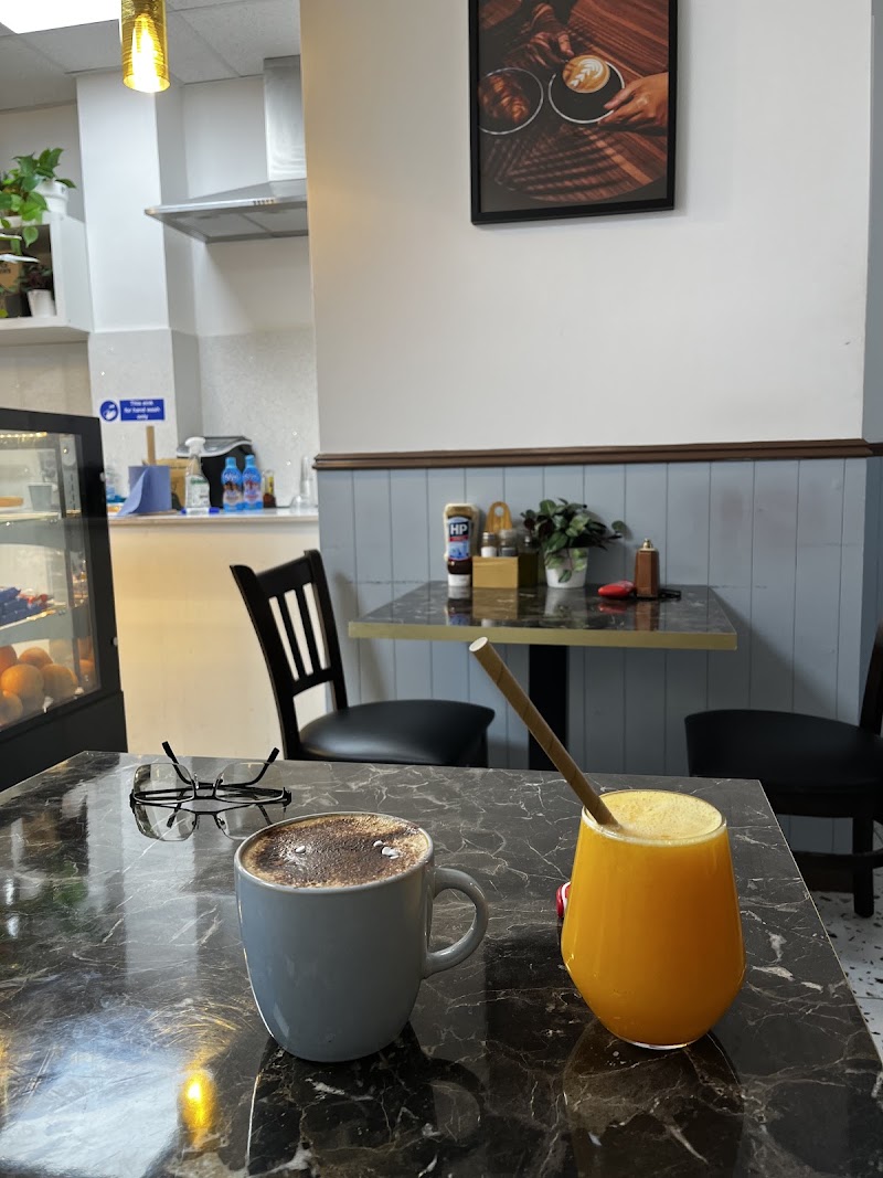 Cafe Aldgate - Breakfast & Lunch - Cafe Aldgate - Breakfast & Lunch 18 Wentworth St, London E1 7TF, UK