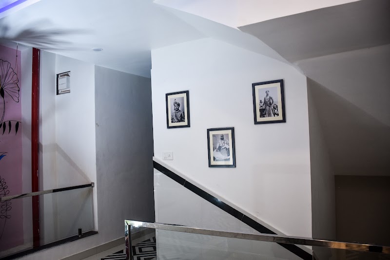 Hotel Lake Bridge - Hotel Lake Bridge 24, Gogawat Wadi Rd, inside Chandpol, Chand Pole, Udaipur, Rajasthan 313004, India
