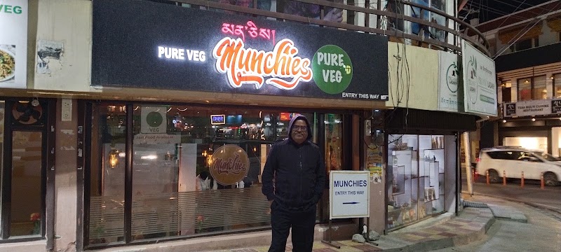 Munchies (pure vegetarian) - Munchies (pure vegetarian) Shagaran l b a complex near j&k bank Leh Jammu and Kashmir, Leh, 194101