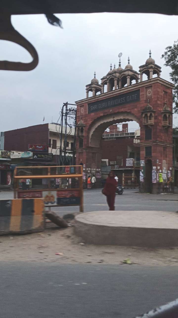 Near ravidas gate - Near ravidas gate, 7XJX+H49, Saket Nagar Colony, Lanka, Varanasi, Uttar Pradesh 221005, India