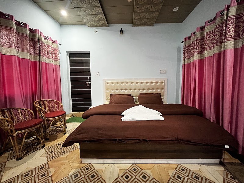 Pahadi Ghar (Himalayan HomeStay kanatal) - Pahadi Ghar (Himalayan HomeStay kanatal) Chamba - Mussoorie Rd, chokhal, Kanatal, Chamba, Churer Dhar, Uttarakhand 249145, India