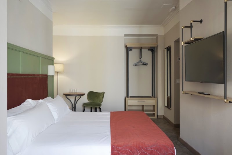 Honest Hotel Sevilla - Honest Hotel Sevilla C. San Pedro Mártir, 1, Casco Antiguo, 41001 Sevilla, Spain