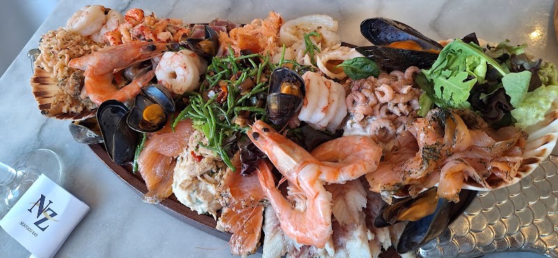 NZ Seafoodbar - NZ Seafoodbar Stationsplein 81-83, 5211 BM 's-Hertogenbosch, Netherlands