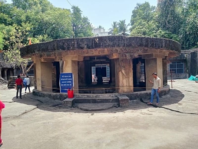 Sadguru Shri Jangli Maharaj Samadhi Temple - Sadguru Shri Jangli Maharaj Samadhi Temple GVG2+J5M, Revenue Colony, Pune, Maharashtra 411005, India
