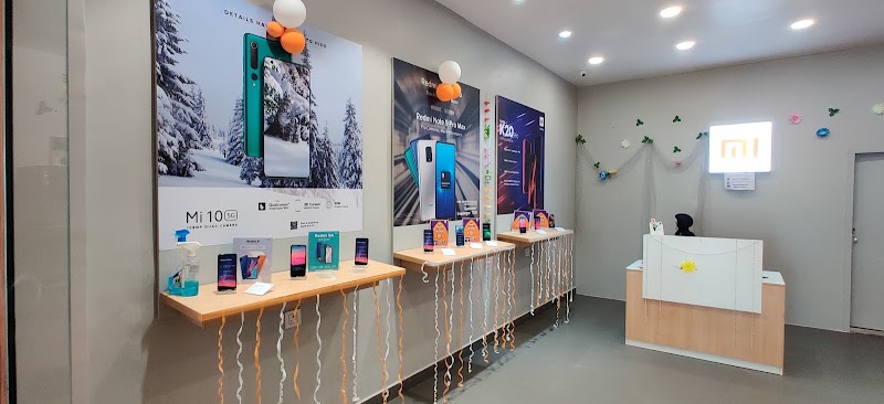 Mi store Raza telecom - Mi store Raza telecom, City center mall, Nayaganj Ward, Bhatapara, Chhattisgarh 493118, India