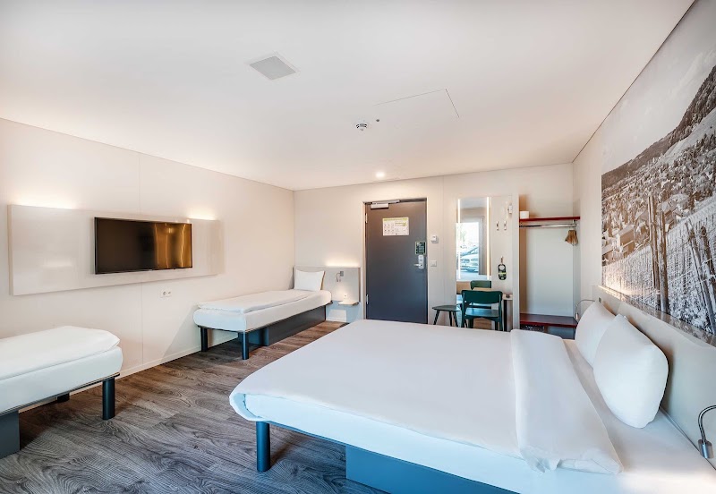 B&B HOTEL Zurich Airport Rumlang - B&B HOTEL Zurich Airport Rumlang Hofwisenstrasse 52, 8153 Rümlang, Switzerland